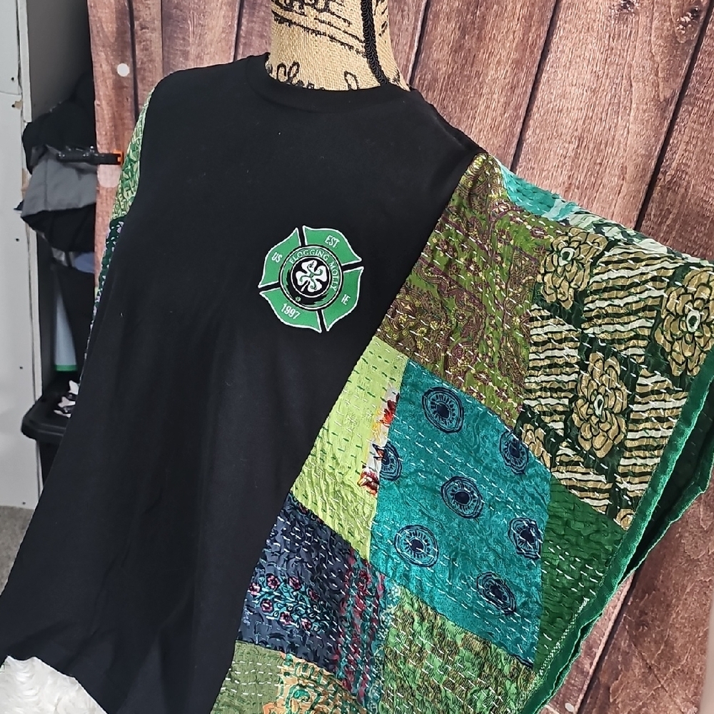 FLOGGING MOLLY SILK KANTHA PATCHWORK TOP SM-2X - Picture 4 of 5